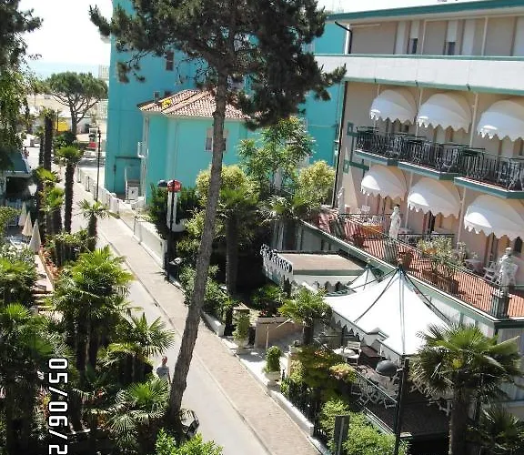 Roma Hotel 3*