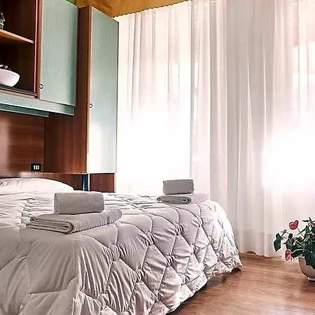 Roma Hotel 3*
